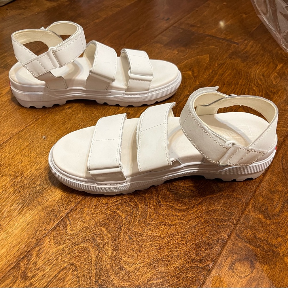 EUC Women’s Vans Colfax Sandal